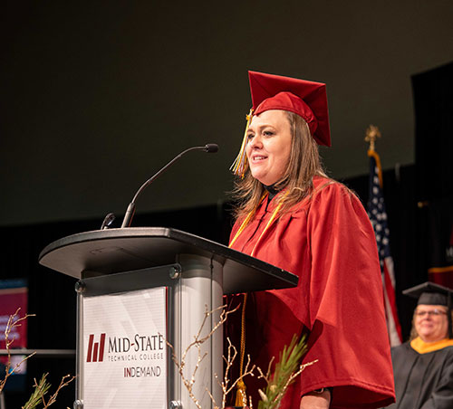 Nursing graduate Samantha Hanley delivers the student address at Mid-State’s fall commencement on the Wisconsin Rapids Campus, Dec. 14, 2024.